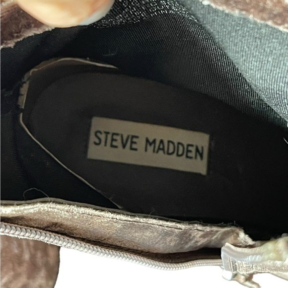 Steve Madden Gaze Crush velvet ankle booties size 9.5 ankle boot 4” heel - Picture 14 of 16